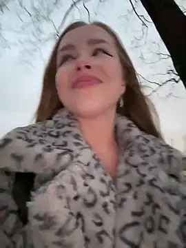 mur girl online show from December 7, 1:29 pm