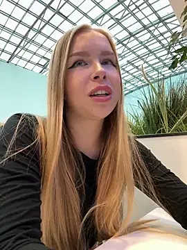 mur girl online show from December 24, 9:50 am