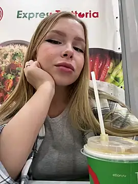 mur girl online show from January 5, 11:15 am