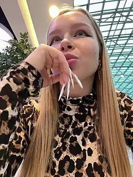 mur girl online show from January 14, 11:10 am