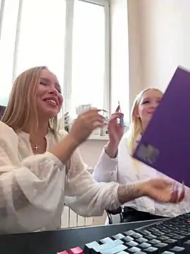 mur girl online show from February 15, 8:33 am