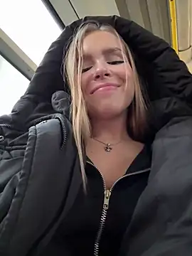 mur girl online show from March 6, 2:08 pm