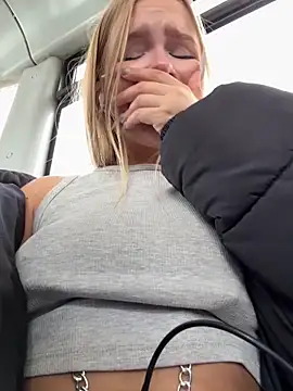 mur girl online show from March 7, 10:24 am