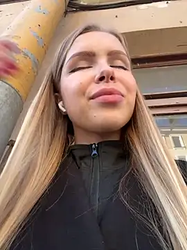 mur girl online show from September 29, 12:10 pm