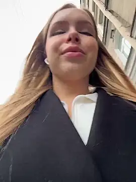 mur girl online show from October 15, 1:00 pm