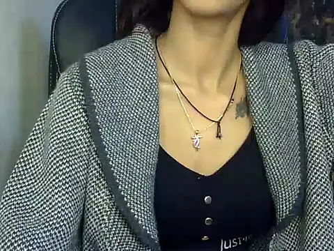 MAAYRA 09 online show from January 8, 2:35 am