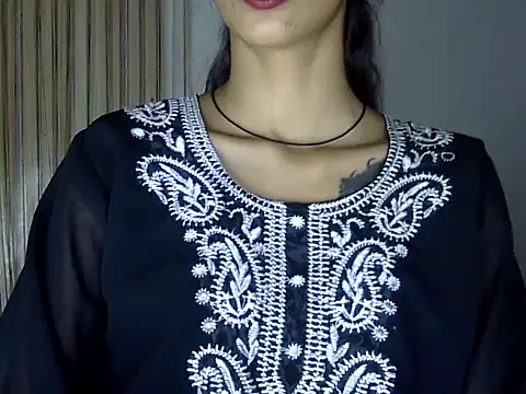 MAAYRA 09 online show from September 20, 3:35 pm