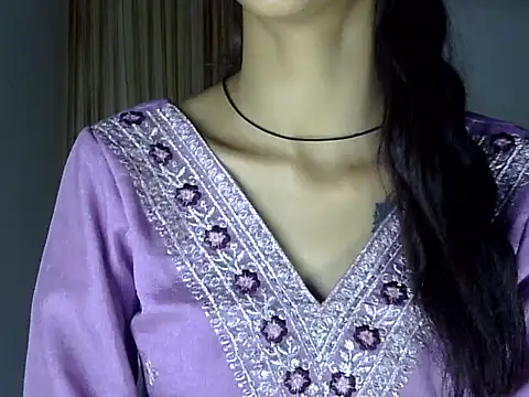 MAAYRA 09 online show from September 26, 6:12 pm