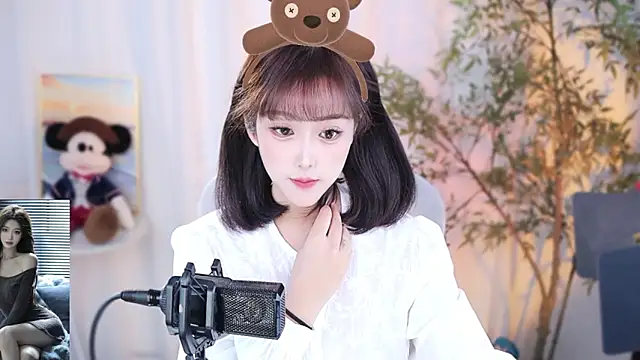 Arwyn-rr online show from December 9, 12:19 pm