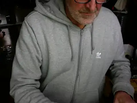 Snapshot of Traumsommer2 chatting on December 2, 1:24 pm Traumsommer2 online show from December 2, 1:24 pm