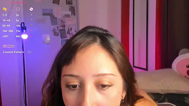 Snapshot of HeyTati chatting on February 22, 12:01 am HeyTati online show from February 22, 12:01 am