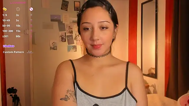 Snapshot of HeyTati chatting on March 26, 11:54 pm HeyTati online show from March 26, 11:54 pm