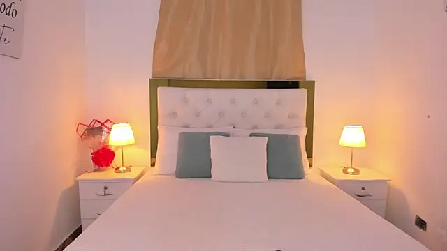 Snapshot of SofiaBosch chatting on September 18, 1:18 am SofiaBosch online show from September 18, 1:18 am