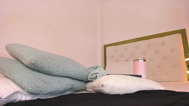 Snapshot of SofiaBosch chatting on March 21, 8:19 am SofiaBosch online show from March 21, 8:19 am