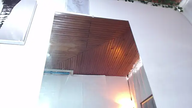 Naia x online show from March 4, 2:12 pm