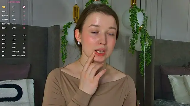 Snapshot of MichelleHaynes chatting on March 1, 5:49 pm MichelleHaynes online show from March 1, 5:49 pm