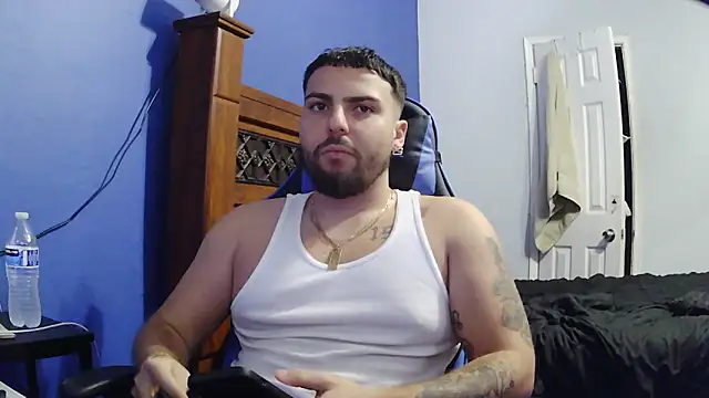 Snapshot of MasterKvn chatting on February 2, 5:42 am MasterKvn online show from February 2, 5:42 am