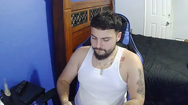 Snapshot of MasterKvn chatting on February 21, 5:35 am MasterKvn online show from February 21, 5:35 am