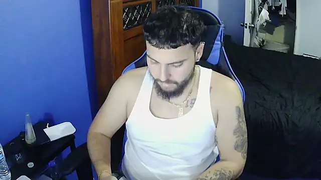 Snapshot of MasterKvn chatting on March 18, 8:25 am MasterKvn online show from March 18, 8:25 am