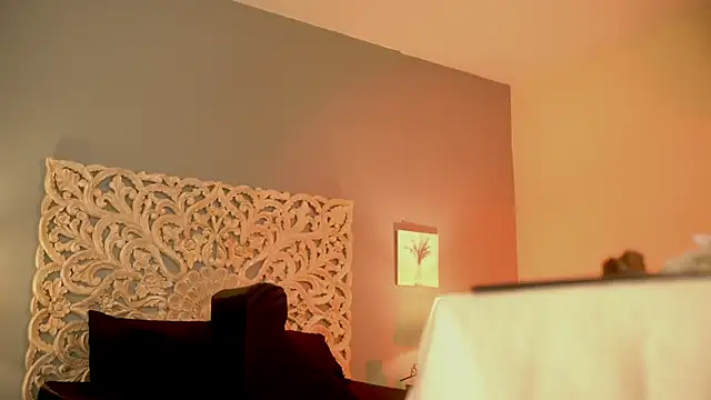 lupeebony online show from October 11, 7:23 pm