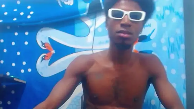 Snapshot of jaycolinss chatting on September 19, 6:48 am jaycolinss online show from September 19, 6:48 am