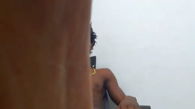 Snapshot of jaycolinss chatting on October 1, 12:05 am jaycolinss online show from October 1, 12:05 am