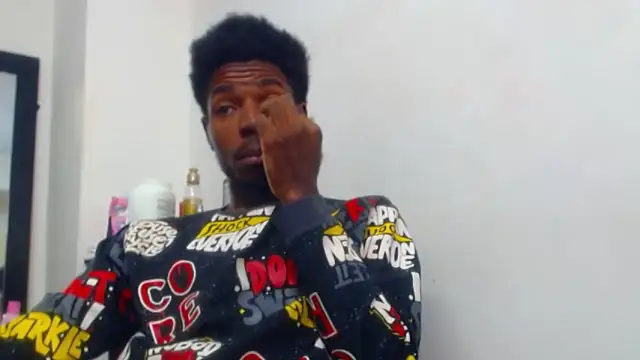 Snapshot of jaycolinss chatting on October 18, 11:55 am jaycolinss online show from October 18, 11:55 am