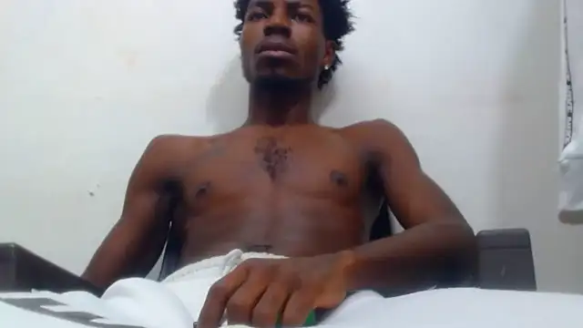 Snapshot of jaycolinss chatting on October 24, 4:14 pm jaycolinss online show from October 24, 4:14 pm