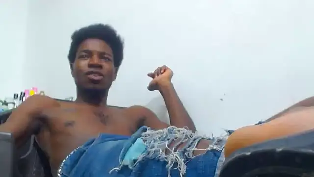 Snapshot of jaycolinss chatting on October 29, 6:37 am jaycolinss online show from October 29, 6:37 am