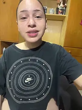 Snapshot of AgnesCampp chatting on December 20, 4:57 pm AgnesCampp online show from December 20, 4:57 pm