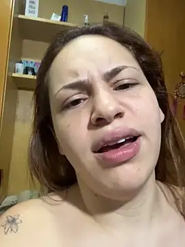 Snapshot of AgnesCampp chatting on January 23, 3:32 pm AgnesCampp online show from January 23, 3:32 pm