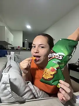 Snapshot of AgnesCampp chatting on March 9, 12:10 am AgnesCampp online show from March 9, 12:10 am