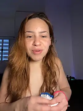 Snapshot of AgnesCampp chatting on September 18, 7:05 pm AgnesCampp online show from September 18, 7:05 pm