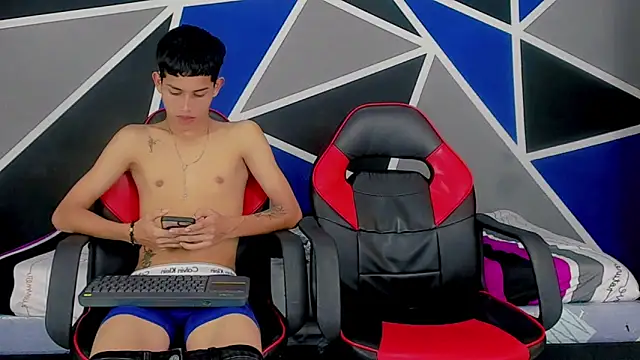 migueyalejo teens online show from January 28, 6:49 am