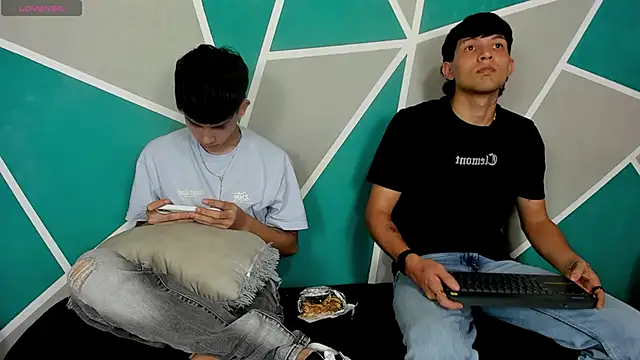 migueyalejo teens online show from September 27, 3:00 am