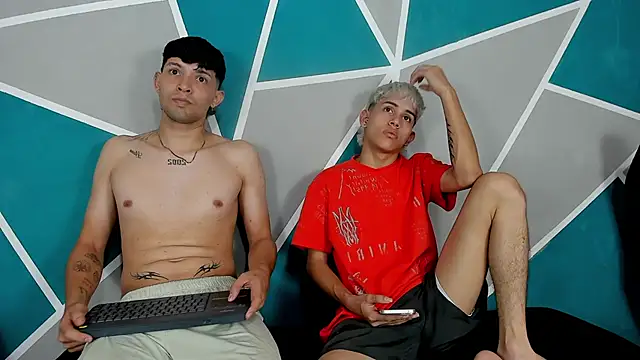 migueyalejo teens online show from October 30, 3:30 am