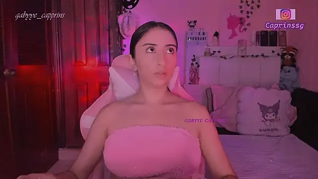 Snapshot of gabyye_capprins chatting on February 19, 12:28 am gabyye capprins online show from February 19, 12:28 am