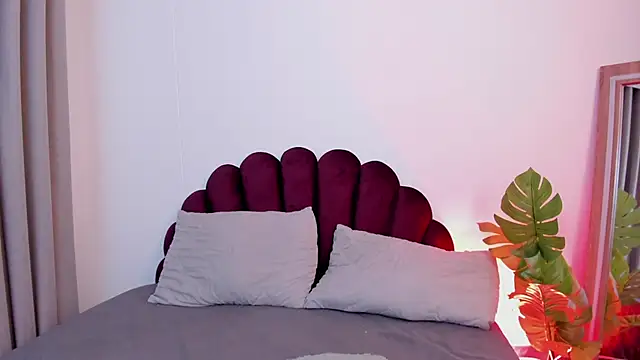 Snapshot of SweetGirl______ chatting on April 16, 8:59 am SweetGirl online show from April 16, 8:59 am