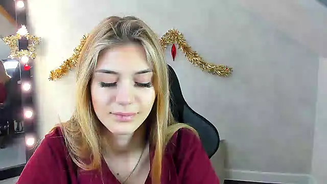 Snapshot of Cherry_Price chatting on January 9, 12:25 am Cherry Price online show from January 9, 12:25 am