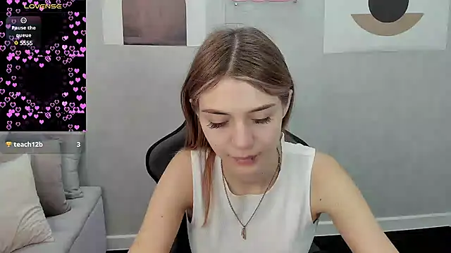 Snapshot of Cherry_Price chatting on January 24, 12:31 am Cherry Price online show from January 24, 12:31 am