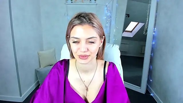 Snapshot of Cherry_Price chatting on February 12, 3:18 am Cherry Price online show from February 12, 3:18 am