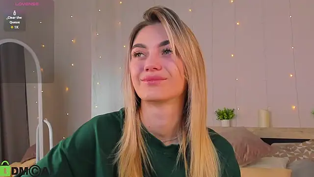 Snapshot of Cherry_Price chatting on October 19, 11:49 pm Cherry Price online show from October 19, 11:49 pm