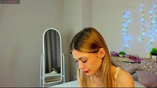 Cherry Price online show from March 22, 11:52 pm