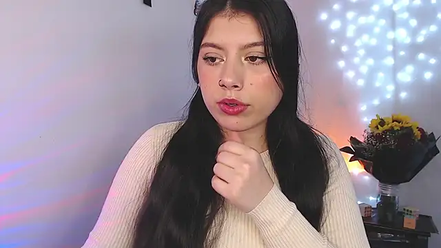 Snapshot of iam_emy chatting on September 28, 4:29 am iam emy online show from September 28, 4:29 am