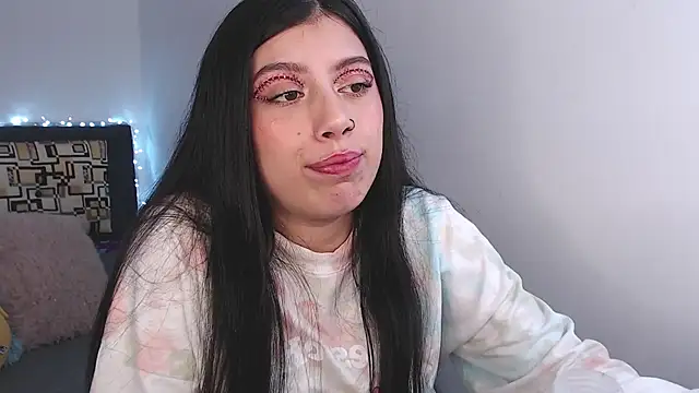 Snapshot of iam_emy chatting on October 24, 3:03 am iam emy online show from October 24, 3:03 am