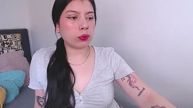 Snapshot of iam_emy chatting on October 26, 9:31 pm iam emy online show from October 26, 9:31 pm