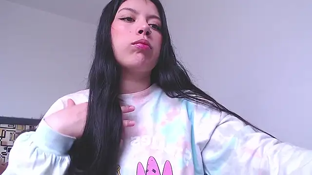 Snapshot of iam_emy chatting on October 29, 8:43 pm iam emy online show from October 29, 8:43 pm