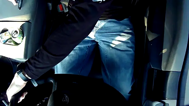 Spunwhiteboy1992 online show from October 11, 8:29 pm