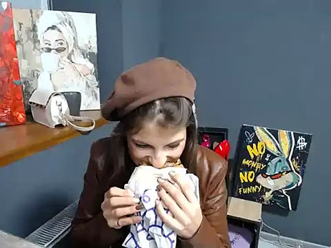 felicity gold online show from October 3, 6:54 am