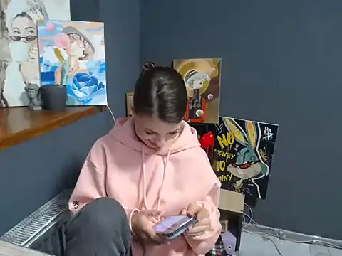 felicity gold online show from March 27, 8:26 am